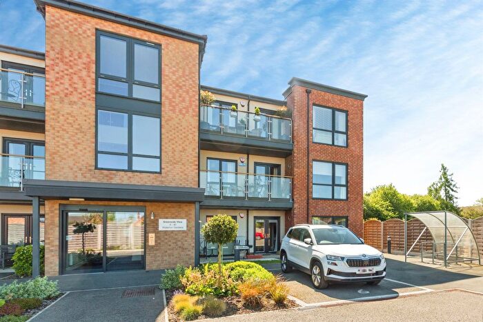 2 Bedroom Flat For Sale In Waterton Gardens, Walton, Wakefield, WF2