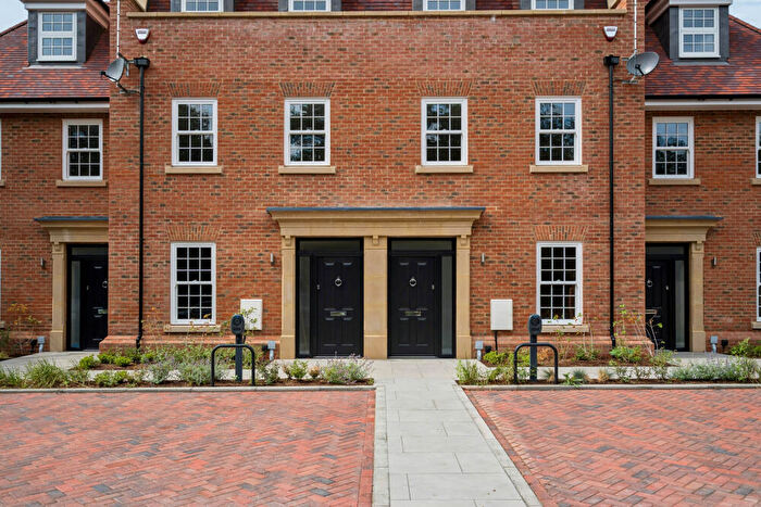 4 Bedroom Town House For Sale In Amersham Road, Beaconsfield, HP9