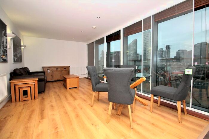 2 Bedroom Flat To Rent In Elektron Tower, Blackwall Way, E14