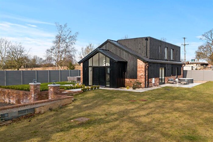 5 Bedroom Detached House For Sale In Great North Road, Bawtry, Doncaster, DN10