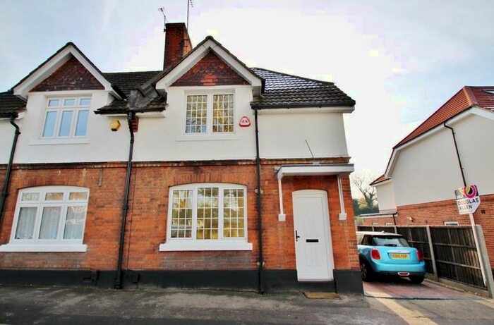3 Bedroom Semi-Detached House To Rent In Station Road, Chigwell, IG7