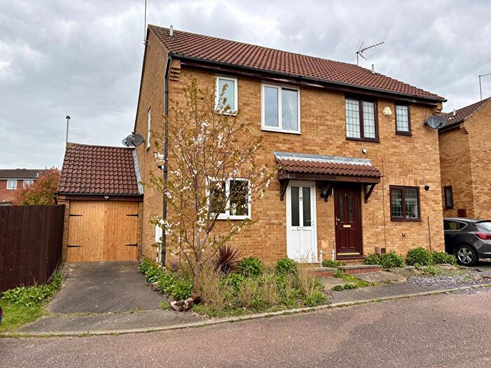 2 Bedroom Semi Detached House For Sale In Brashland Drive, Northampton, NN4