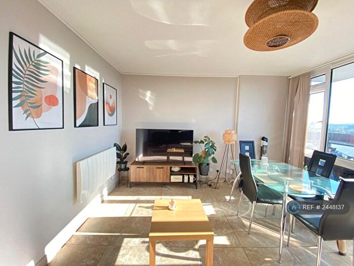 2 Bedroom Flat To Rent In Casby House, London, SE16