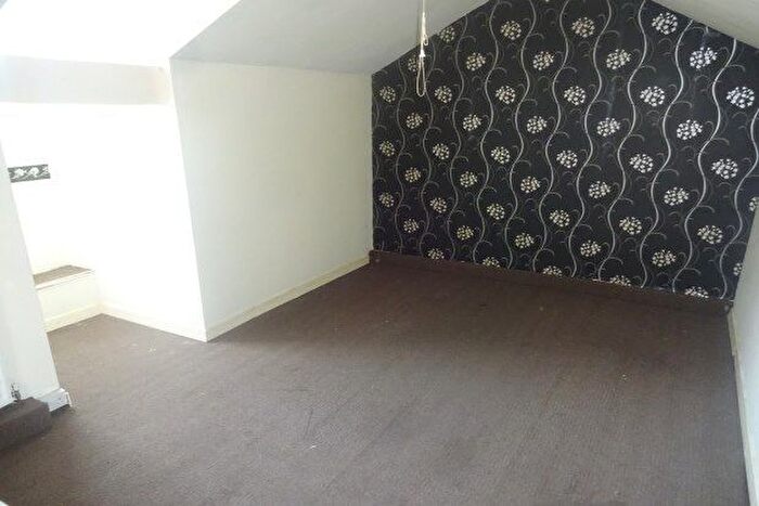 2 Bedroom Flat To Rent In High Street, Walsall, WS3