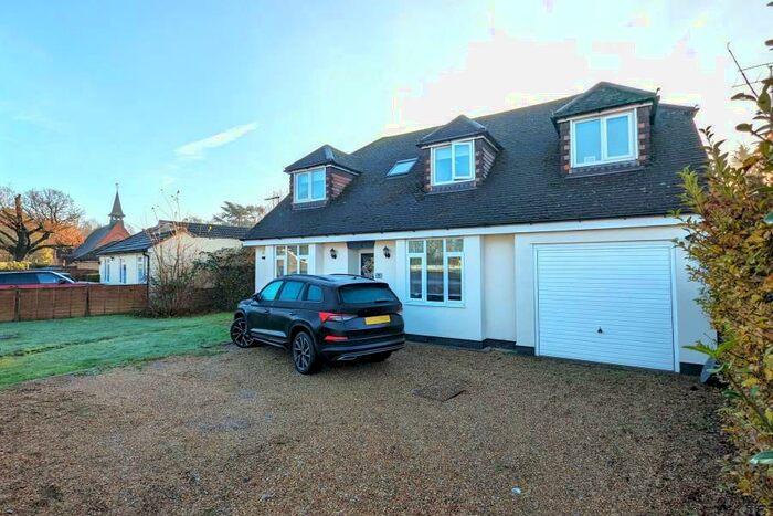 3 Bedroom Detached House To Rent In Lightwater, GU18