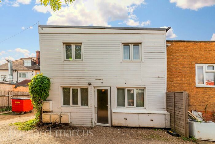 1 Bedroom Apartment To Rent In Foxton Way, Sutton, SM3