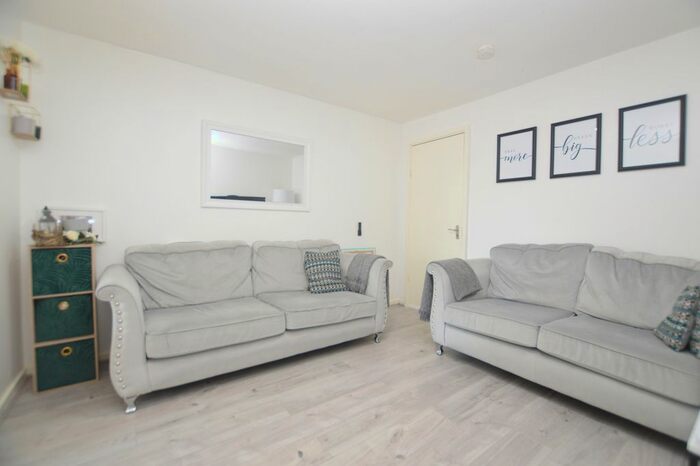 1 Bedroom Maisonette To Rent In Basswood Close, London, SE15
