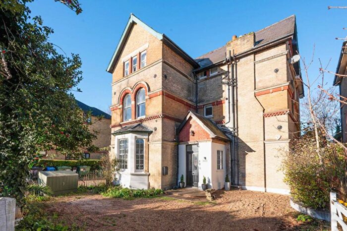 Studio To Rent In The Avenue, Worcester Park, KT4