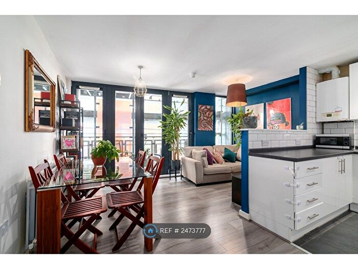 2 Bedroom Flat To Rent In Fondant Court, London, E3