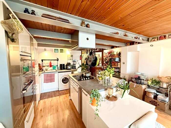 3 Bedroom Apartment To Rent In Crusader House, Thurland Street, Nottingham, Nottinghamshire, NG1