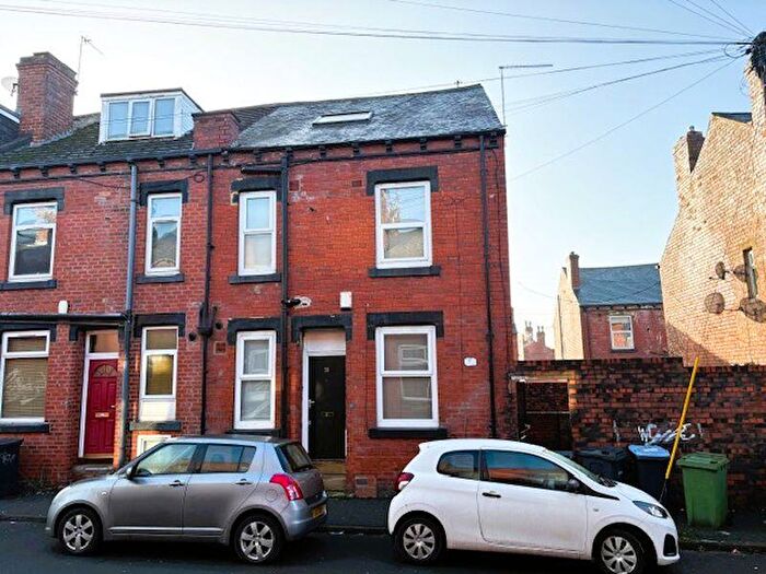 2 Bedroom Terraced House For Sale In Harold Street, Leeds, LS6