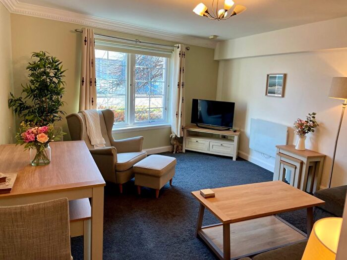 2 Bedroom Flat To Rent In Caledonian Crescent, Edinburgh, Midlothian, EH11