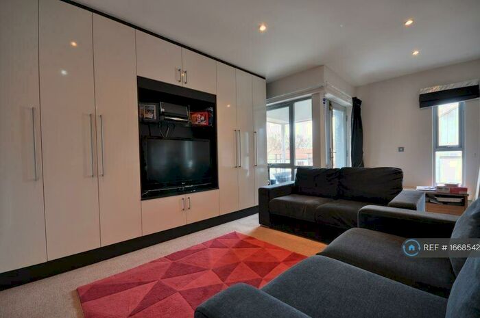 1 Bedroom Flat To Rent In Tranquil Lane, Harrow, HA2