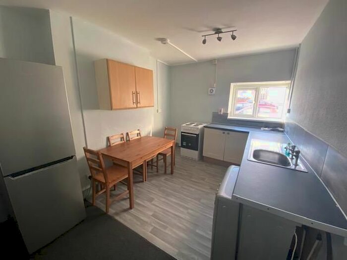 1 Bedroom Flat To Rent In Lower Cathedral Road, Cardiff, CF11