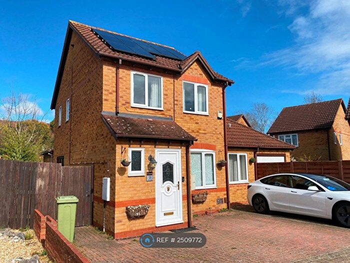 4 Bedroom Detached House To Rent In Treborough, Furzton, Milton Keynes, MK4