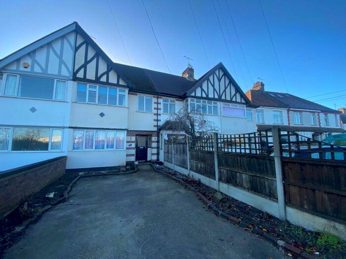 3 Bedroom House To Rent In Sutton Road - Online Enquiries Only, SS4