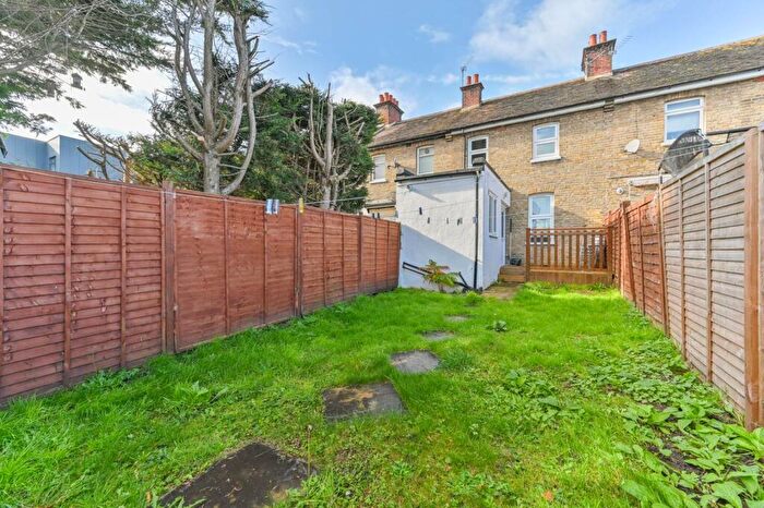 3 Bedroom End Of Terrace House To Rent In Cowper Avenue, Sutton, SM1