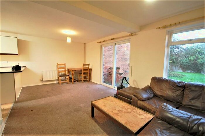 5 Bedroom Semi-Detached House To Rent In Forest Road, Colchester, Essex, CO4