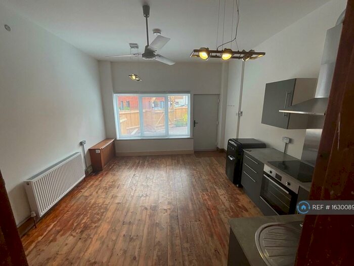 1 Bedroom Flat To Rent In North Lodge Road, Poole, BH14