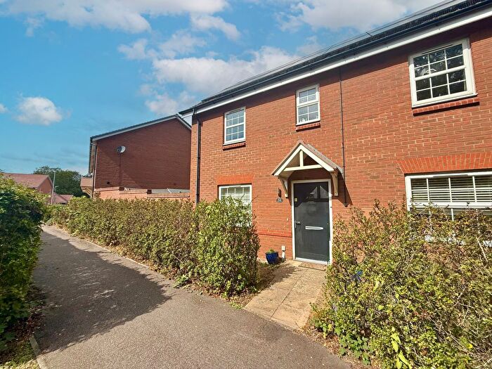 3 Bedroom Semi-Detached House For Sale In Stewkley Road, Wing, LU7
