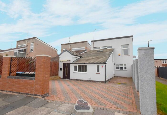 4 Bedroom Detached House For Sale In Cressage Road, Coventry, CV2