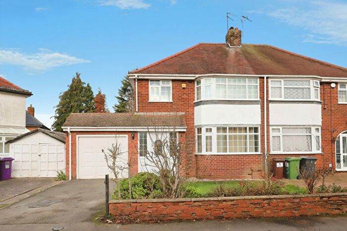 3 Bedroom Semi Detached House For Sale In Belvedere Avenue, Wolverhampton, West Midlands, WV4
