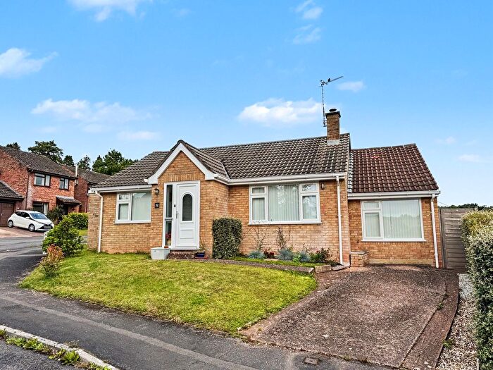 3 Bedroom Detached Bungalow For Sale In Oaklea, Tiverton, EX16