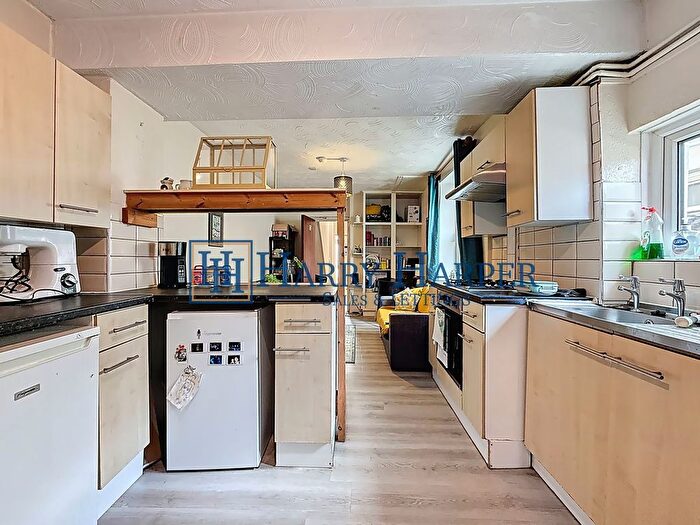 2 Bedroom Flat To Rent In Cathays Terrace, Cathays, CF24