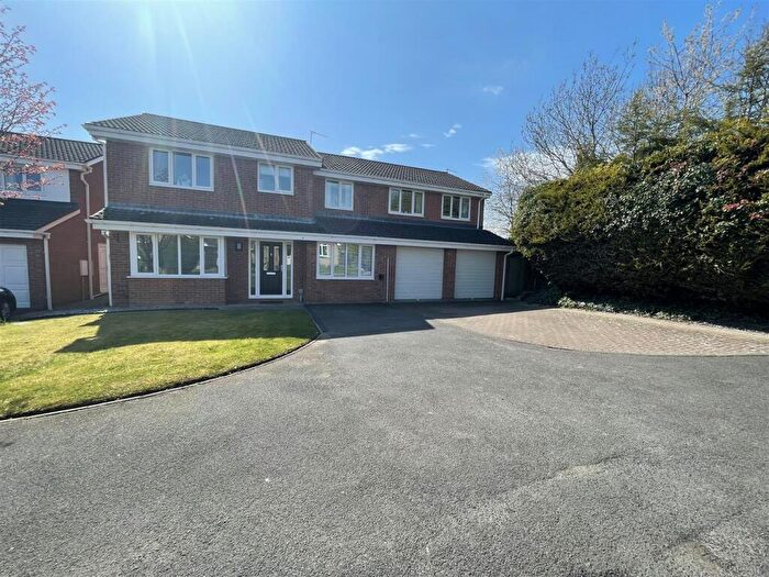 6 Bedroom Detached House For Sale In Lindisfarne Close, Chester Le Street, DH2