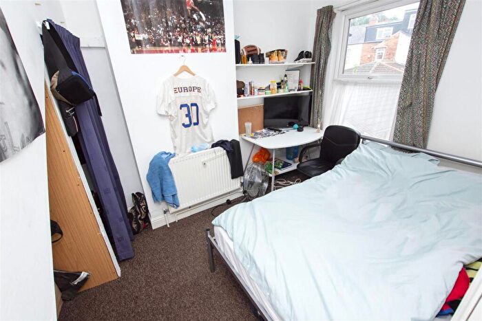 4 Bedroom House To Rent In North Road, Selly Oak, Birmingham, West Midlands, B29