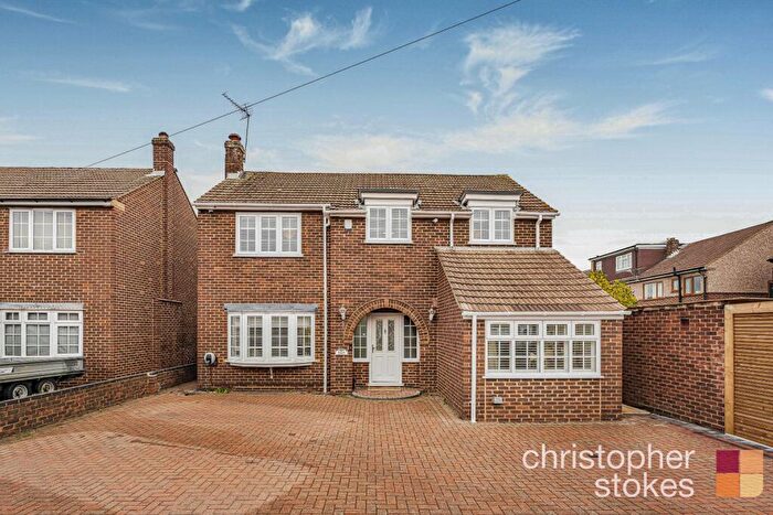 4 Bedroom Detached House For Sale In Edinburgh Crescent, Waltham Cross, Hertfordshire, EN8