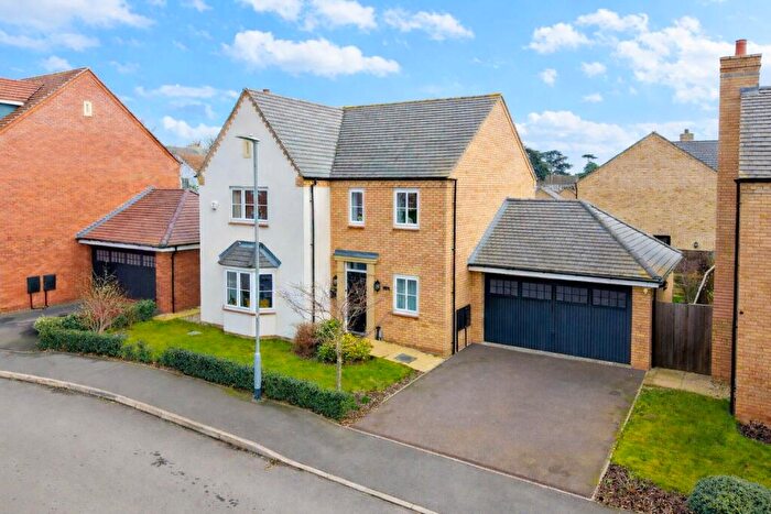 4 Bedroom Detached House For Sale In Crest Drive, Fenstanton, Huntingdon, Cambridgeshire, PE28