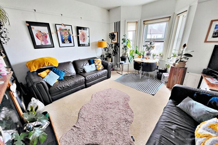 2 Bedroom Flat For Sale In Bournemouth, BH8