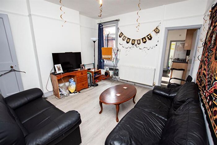 4 Bedroom House To Rent In Teignmouth Road, Birmingham, West Midlands, B29