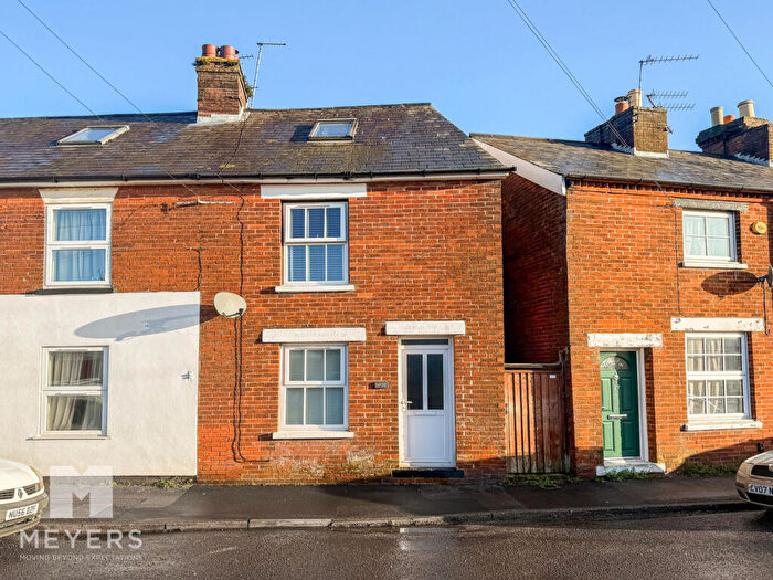 2 Bedroom End Of Terrace House For Sale In Hightown Road | Ringwood |, BH24