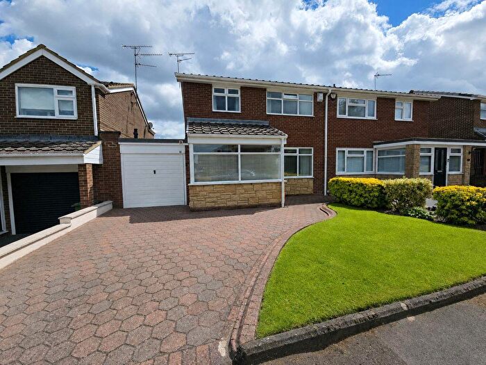 3 Bedroom Semi-Detached House For Sale In Ringwood Drive, Cramlington, NE23