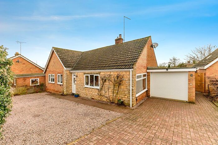 3 Bedroom Detached Bungalow For Sale In Aveland Road, Ketton, Stamford, PE9
