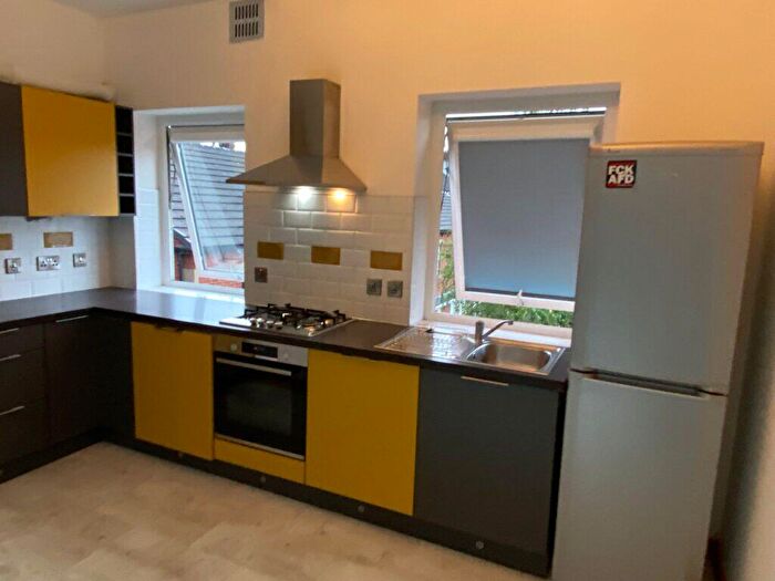 2 Bedroom Flat To Rent In Flat, St Michaels Road, Headingley, Leeds, LS6