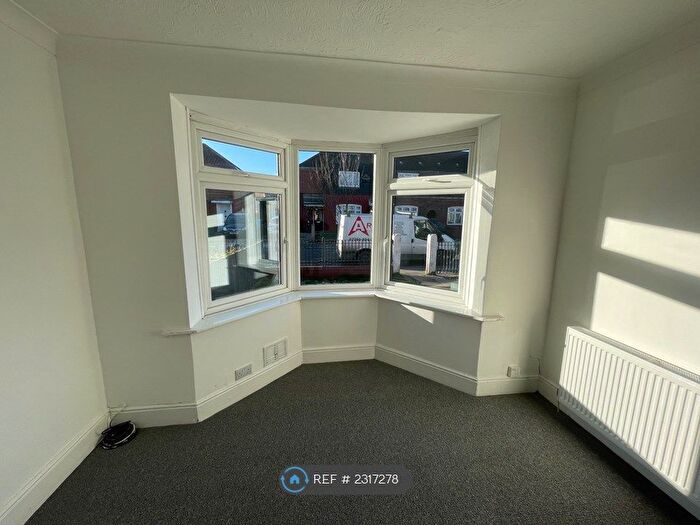 3 Bedroom Semi-Detached House To Rent In Hull, Hull, HU6