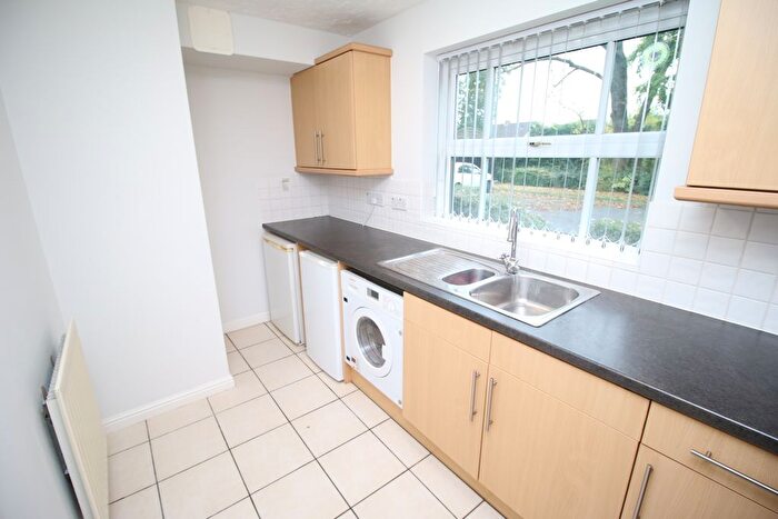 2 Bedroom Flat To Rent In Beanfield Avenue, Coventry, CV3