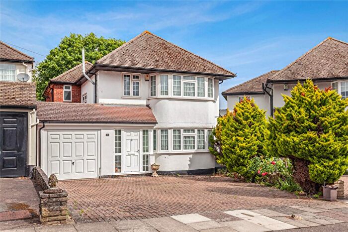 3 Bedroom Detached House For Sale In Mill Ridge, Edgware, HA8