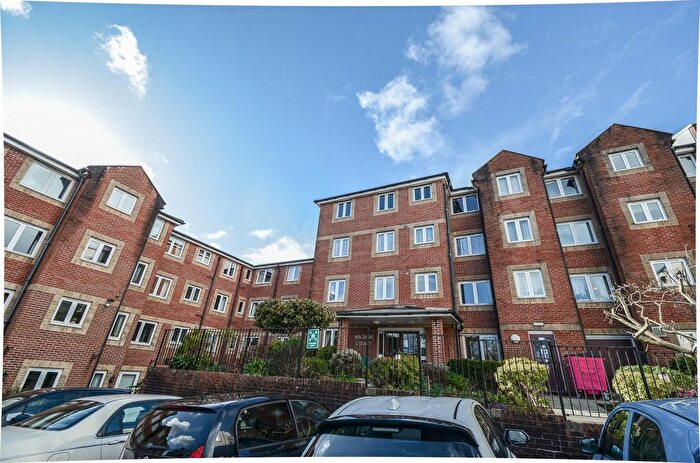 1 Bedroom Flat For Sale In Gower Road, Sketty, Swansea, SA2