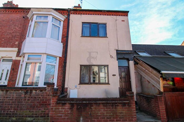 3 Bedroom End Of Terrace House For Sale In Norman Street, West End, LE3