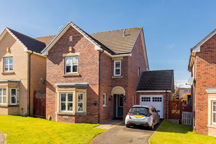 4 Bedroom Detached House For Sale In West Fairbrae Crescent, Ednburgh, EH11