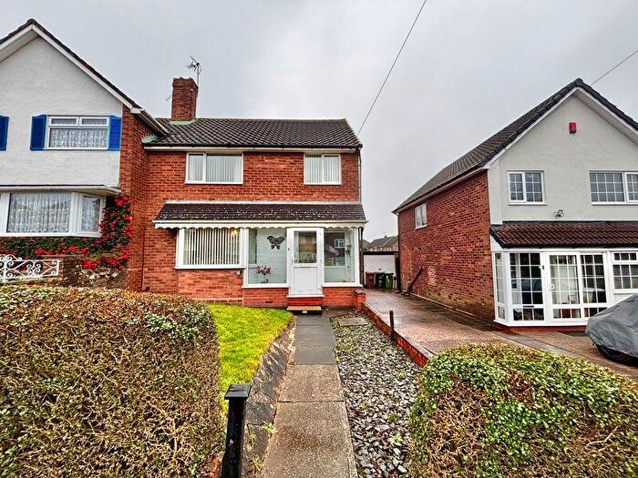 3 Bedroom Semi-Detached House For Sale In Hillingford Avenue, Great Barr, Birmingham, B43