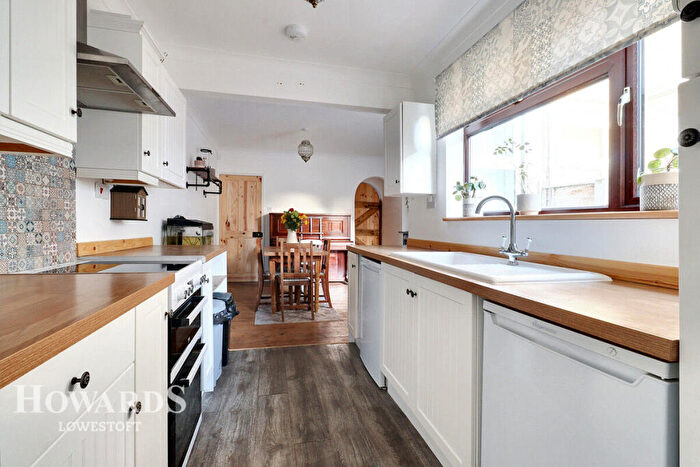 3 Bedroom Terraced House For Sale In Sycamore Avenue, Lowestoft, NR33