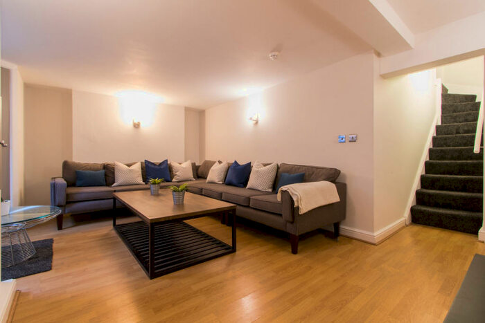 8 Bedroom Terraced House To Rent In Cawdor Road, Manchester, M14