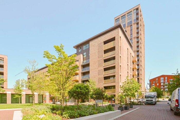 3 Bedroom Apartment To Rent In Copenhagen Court, Greenland Place, SE8