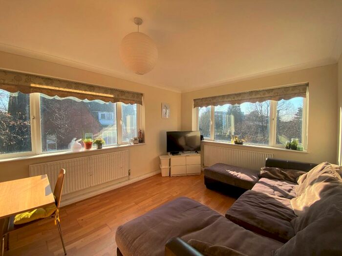 2 Bedroom Apartment To Rent In Egmont Road, Sutton, Surrey, SM2