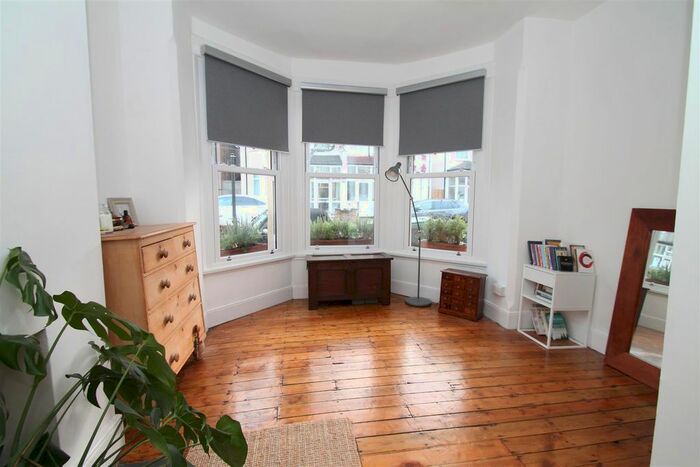 2 Bedroom Flat To Rent In Arcadian Gardens, London N22